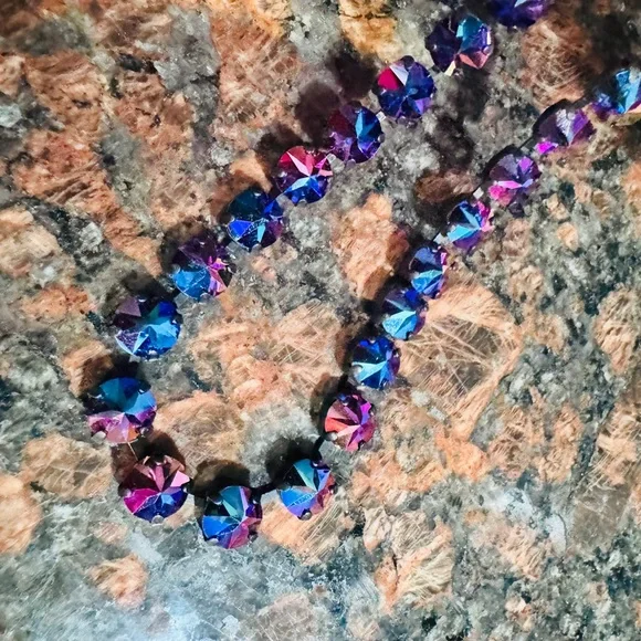 TOVA Volcano Sparkling Stud Oakland Smutt Crystal Necklace - Picture 6 of 15